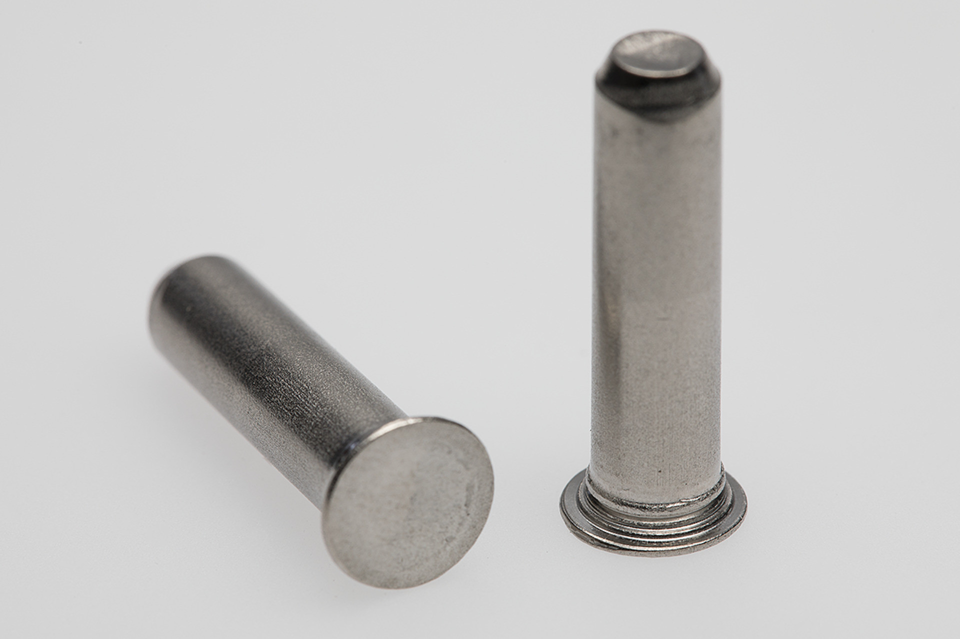 Captive® Einpress-Gewindebolzen für Metall A2 (Serie CGS)