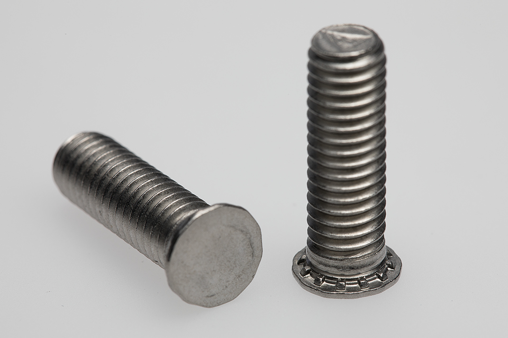 Captive® Einpress-Gewindebolzen für Metall A2 (Serie CHTS)