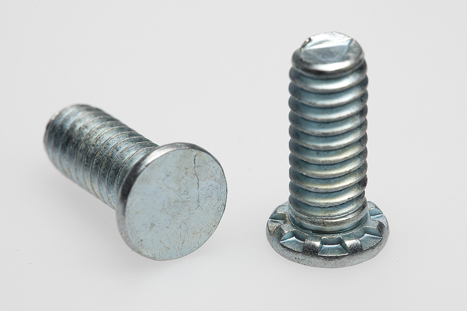 Captive® Einpress-Gewindebolzen für Metall A2 (Serie HCHS)