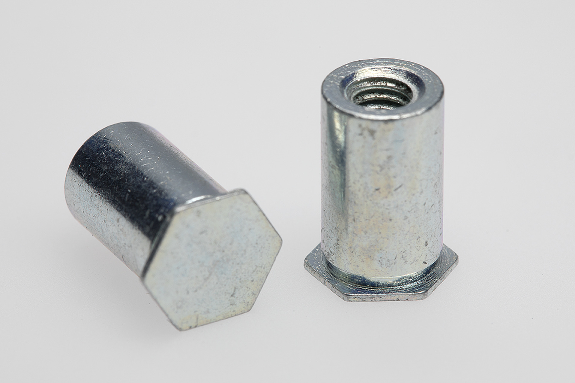 Captive® Einpress-Gewindebuchsen für Metall St (Serie CFBSO)